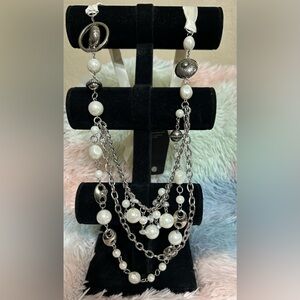 Paparazzi All the Trimmings Ivory White Necklace/Earrings